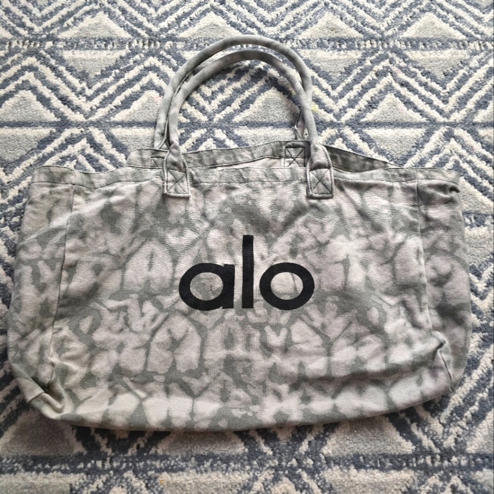 Alo Yoga Bag